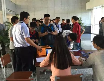 2015年北京市职业院校技能大赛（高职组）“汽车检测与维修”赛项在777久久久精品一区二区三区举行，学院代表队获得参加国赛资格